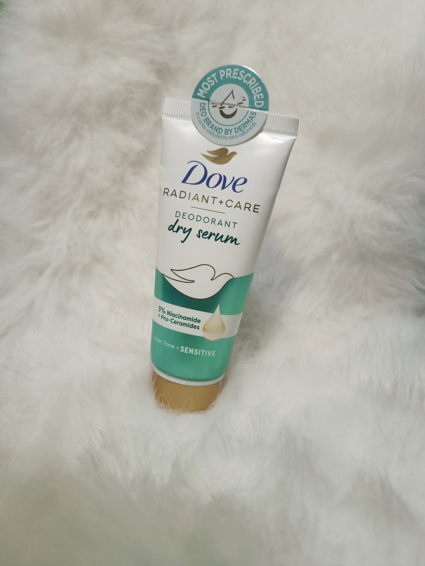 Dove Radiant + Care Deodorant Dry Serum 3% Niacinamide + Ceramides