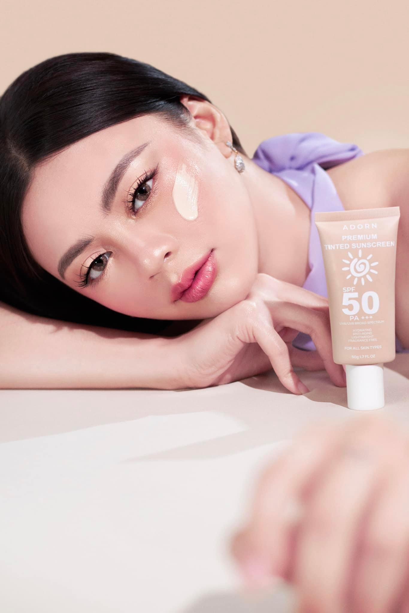 Adorn Premium Tinted Sunscreen Spf 50+++ 50g - Astrid & Rose