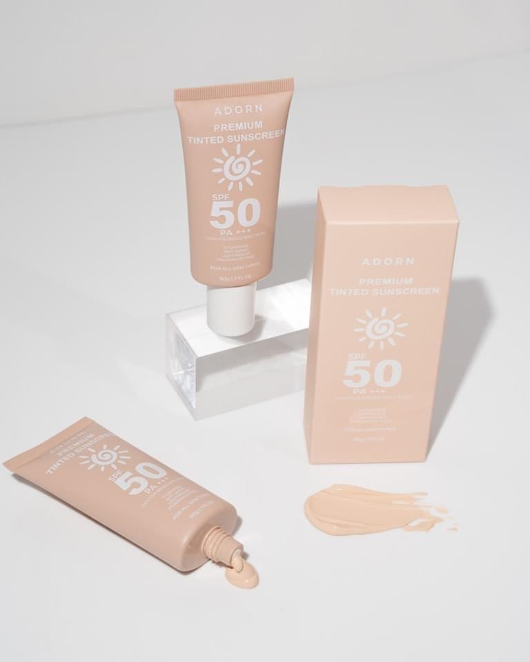 Adorn Premium Tinted Sunscreen Spf 50+++ 50g - Astrid & Rose