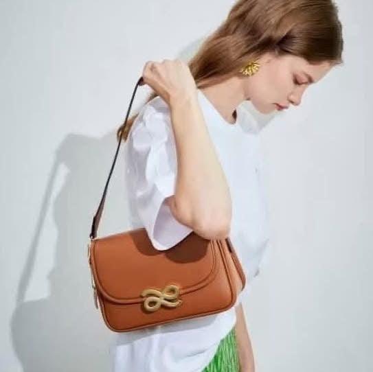 House of Little Bunny Traveller - Astrid & Rose