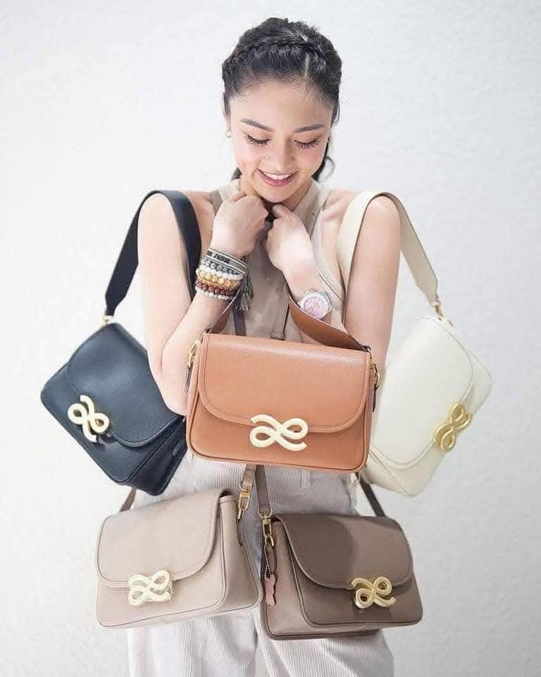 House of Little Bunny Traveller - Astrid & Rose